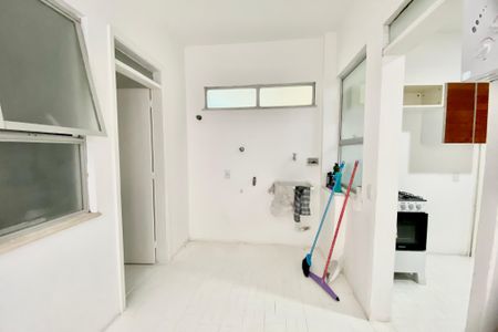 Apartamento para alugar com 200m², 3 quartos e 1 vagaÁrea de Serviço