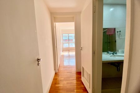 Apartamento para alugar com 200m², 3 quartos e 1 vagaSuite