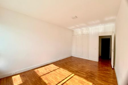 Apartamento para alugar com 200m², 3 quartos e 1 vagaSuite 