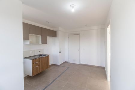 Sala  de apartamento para alugar com 1 quarto, 28m² em Chacara Santa Lucia, Carapicuíba