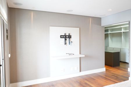 Apartamento à venda com 260m², 4 quartos e 4 vagasSuite 1