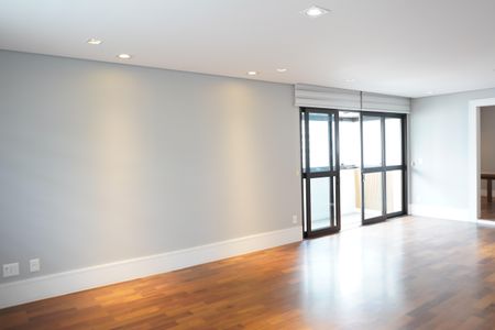 Apartamento à venda com 260m², 4 quartos e 4 vagasSala