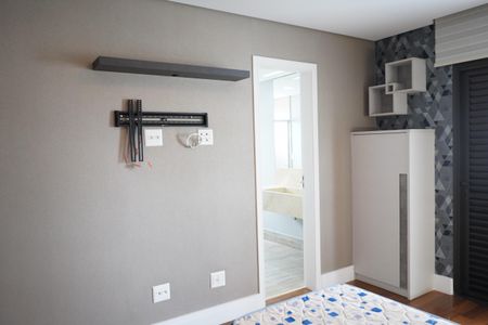 Apartamento à venda com 260m², 4 quartos e 4 vagasSuite 2