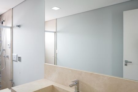 Apartamento à venda com 260m², 4 quartos e 4 vagasBanheiro da Suíte 2