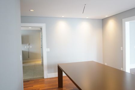 Apartamento à venda com 260m², 4 quartos e 4 vagasSala de Jantar