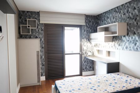Apartamento à venda com 260m², 4 quartos e 4 vagasSuite 2