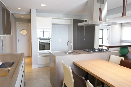 Apartamento à venda com 260m², 4 quartos e 4 vagasCozinha