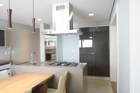 Apartamento à venda com 260m², 4 quartos e 4 vagasCozinha