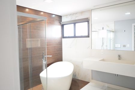 Apartamento à venda com 260m², 4 quartos e 4 vagasBanheiro da Suíte 1