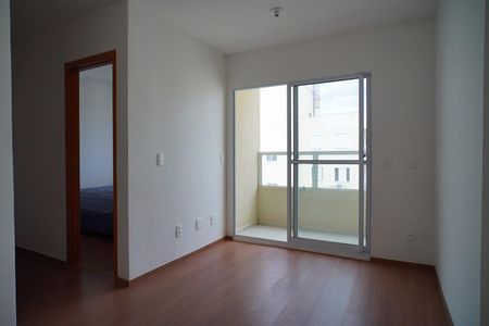 Sala de apartamento à venda com 2 quartos, 45m² em Costa E Silva, Porto Alegre