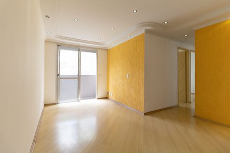 Sala de apartamento para alugar com 3 quartos, 56m² em Jardim Santa Emilia, São Paulo