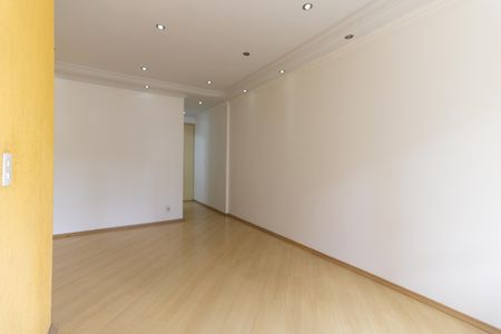 Sala de apartamento para alugar com 3 quartos, 56m² em Jardim Santa Emilia, São Paulo