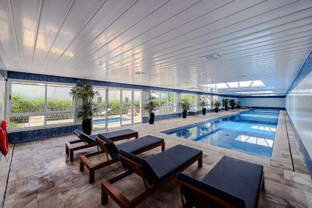 Apartamento à venda com 94m², 3 quartos e 3 vagas Apartamento à venda com 94m², 3 quartos e 3 vagasÁrea comum - Piscina