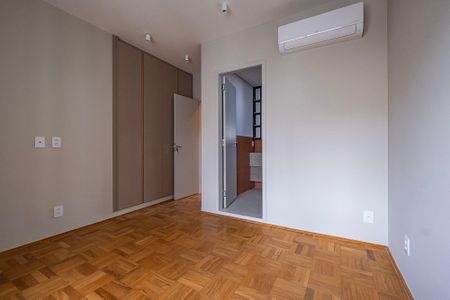 Apartamento à venda com 155m², 3 quartos e 1 vaga Apartamento à venda com 155m², 3 quartos e 1 vagaSuíte 2