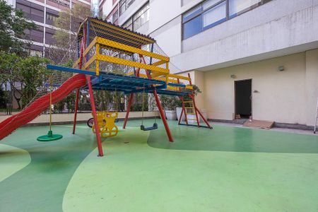 Apartamento à venda com 155m², 3 quartos e 1 vaga Apartamento à venda com 155m², 3 quartos e 1 vagaPlayground