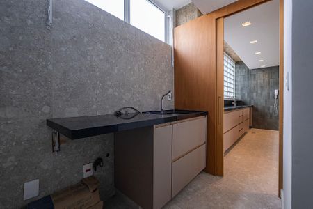 Apartamento à venda com 155m², 3 quartos e 1 vaga Apartamento à venda com 155m², 3 quartos e 1 vagaLavanderia