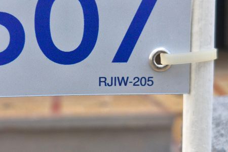 Casa à venda com 136m², 3 quartos e 8 vagasPLACA INSTALADA NA FACHADA 