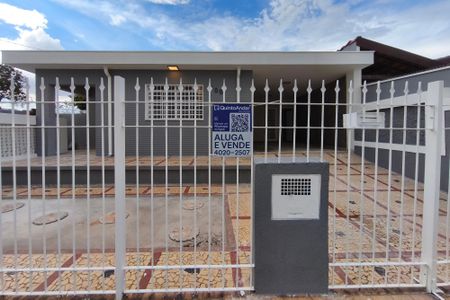 Casa à venda com 136m², 3 quartos e 8 vagasPLACA INSTALADA NA FACHADA 