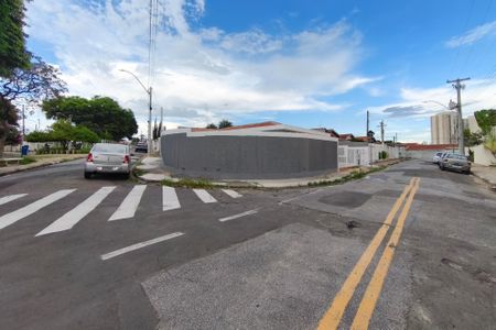 Casa à venda com 136m², 3 quartos e 8 vagasFachada