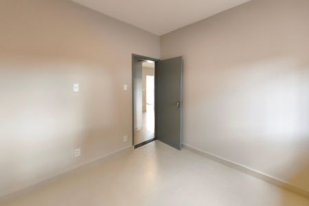 Casa à venda com 136m², 3 quartos e 8 vagasQuarto 2