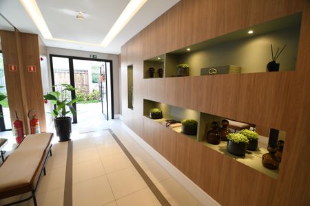 Apartamento à venda com 105m², 2 quartos e 2 vagasHall social