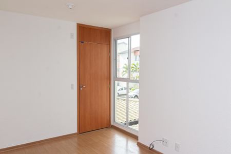 Sala de apartamento para alugar com 2 quartos, 47m² em Cosmos, Rio de Janeiro