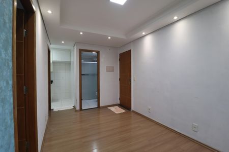 Sala de apartamento para alugar com 2 quartos, 41m² em Vila Lutécia, Santo André