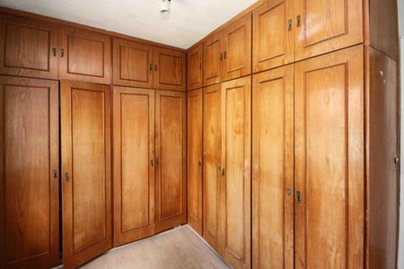 Casa à venda com 320m², 3 quartos e 3 vagasQuarto