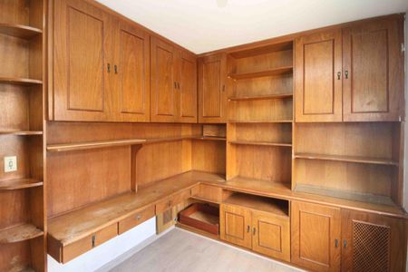 Casa à venda com 320m², 3 quartos e 3 vagasEscritorio