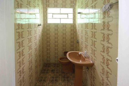 Casa à venda com 320m², 3 quartos e 3 vagasBanheiro da Edicula