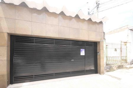 Casa à venda com 320m², 3 quartos e 3 vagasFachada