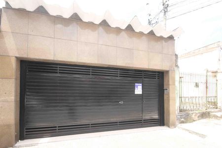 Casa à venda com 320m², 3 quartos e 3 vagasFachada