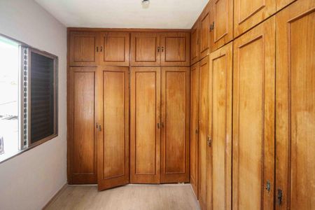 Casa à venda com 320m², 3 quartos e 3 vagasQuarto