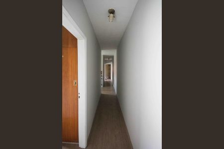 Casa à venda com 320m², 3 quartos e 3 vagasCorredor