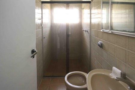 Casa à venda com 320m², 3 quartos e 3 vagasBanheiro da Suite 02