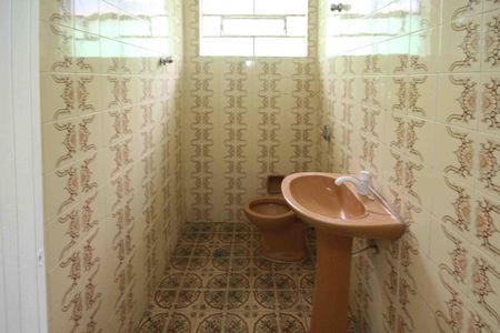 Casa à venda com 320m², 3 quartos e 3 vagasBanheiro da Edicula