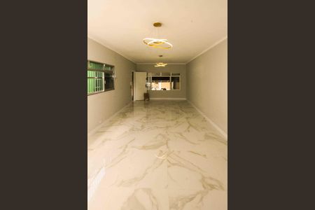 Casa à venda com 320m², 3 quartos e 3 vagasSala