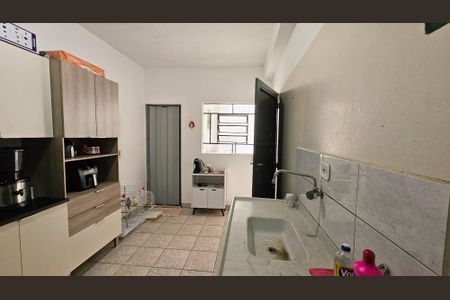 Casa à venda com 200m², 6 quartos e 3 vagas Casa à venda com 200m², 6 quartos e 3 vagasEdícula 1