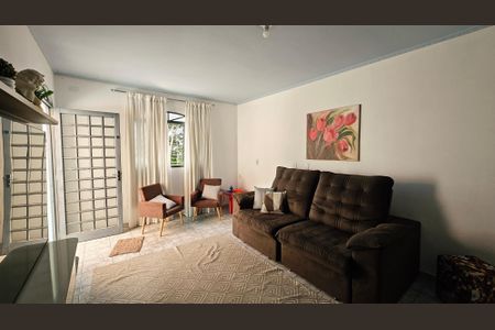 Casa à venda com 200m², 6 quartos e 3 vagas Casa à venda com 200m², 6 quartos e 3 vagasSala