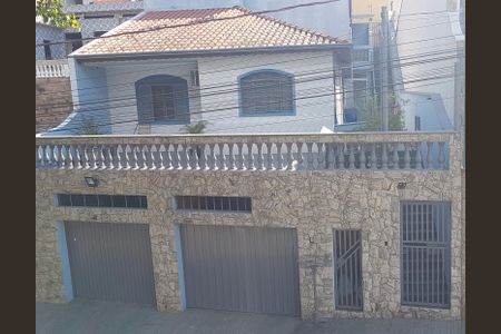 Casa à venda com 200m², 6 quartos e 3 vagas Casa à venda com 200m², 6 quartos e 3 vagasFachada