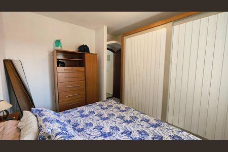 Casa à venda com 200m², 6 quartos e 3 vagas Casa à venda com 200m², 6 quartos e 3 vagasQuarto 1