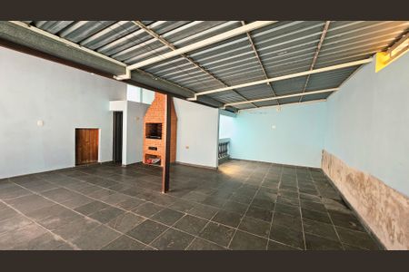 Casa à venda com 200m², 6 quartos e 3 vagas Casa à venda com 200m², 6 quartos e 3 vagasChurrasqueira