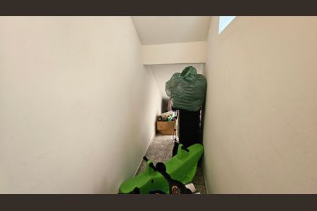 Casa à venda com 200m², 6 quartos e 3 vagas Casa à venda com 200m², 6 quartos e 3 vagasBanheiro Externo