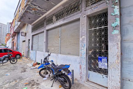 Apartamento para alugar com 60m², 2 quartos e 1 vagaFachada e portaria com placa