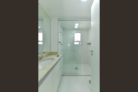 Apartamento à venda com 165m², 4 quartos e 3 vagas Apartamento à venda com 165m², 4 quartos e 3 vagasBanheiro da Suíte 2