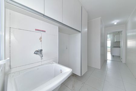 Apartamento à venda com 165m², 4 quartos e 3 vagas Apartamento à venda com 165m², 4 quartos e 3 vagasÁrea de Serviço