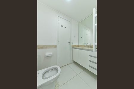 Apartamento à venda com 165m², 4 quartos e 3 vagas Apartamento à venda com 165m², 4 quartos e 3 vagasBanheiro da Suíte 2