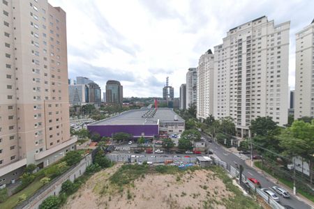 Apartamento à venda com 165m², 4 quartos e 3 vagas Apartamento à venda com 165m², 4 quartos e 3 vagasQuarto 1 - Vista