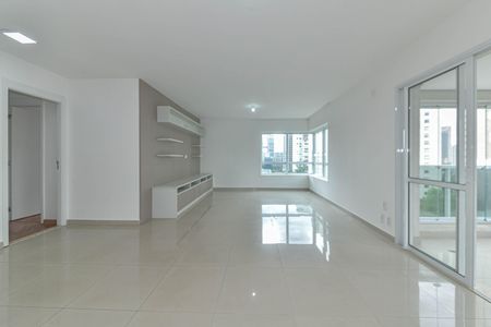 Apartamento à venda com 165m², 4 quartos e 3 vagas Apartamento à venda com 165m², 4 quartos e 3 vagasSala