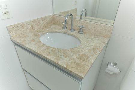 Apartamento à venda com 165m², 4 quartos e 3 vagas Apartamento à venda com 165m², 4 quartos e 3 vagasBanheiro da Suíte 1